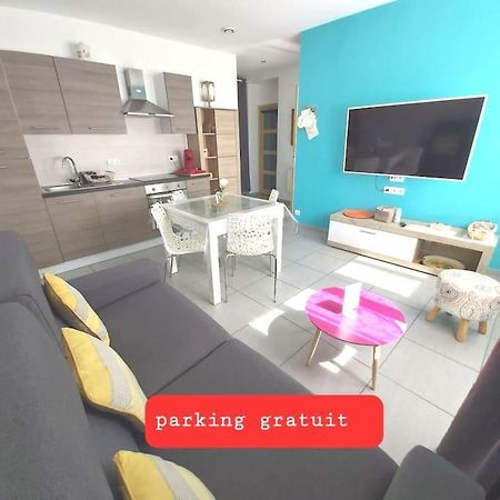 Gite Rdc 42M2 400 M Centre Ville 200 M Gare Tgv Parking Gratuit 250 Places Face Au Logement Arras Kültér fotó