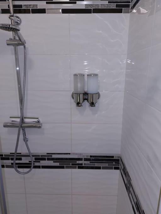 Gite Rdc 42M2 400 M Centre Ville 200 M Gare Tgv Parking Gratuit 250 Places Face Au Logement Arras Kültér fotó